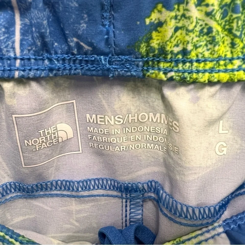 The North Face Men’s Board-shorts with zipper pocket size large